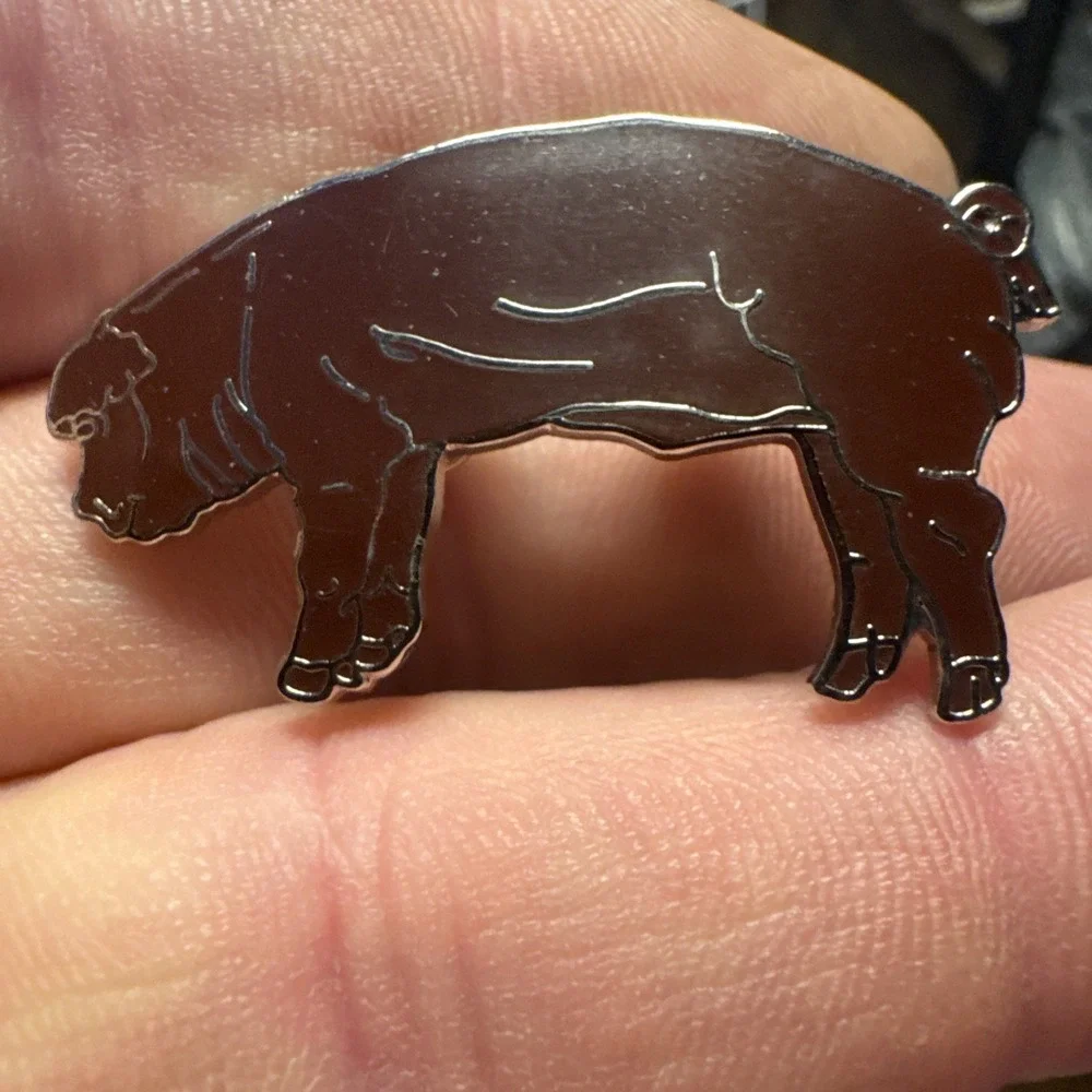 Vintage Pig Hat Coat Lapel Pin Farm Farmer Farming Animal - Picture 1 of 8